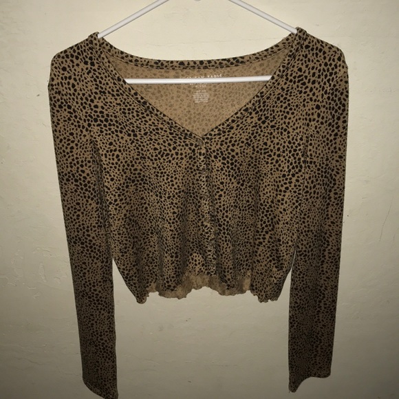 American Eagle Cheetah Print Longsleeve 